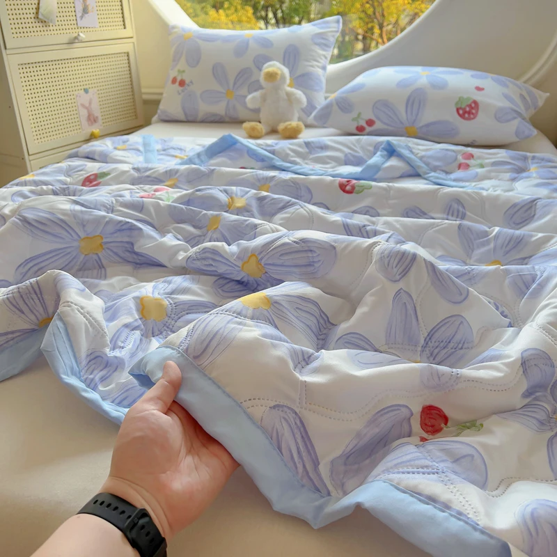 

2025 new washed cotton summer cooling quilt Skin friendly cotton ultrasonic embossed air conditioning quilt Bedding for students