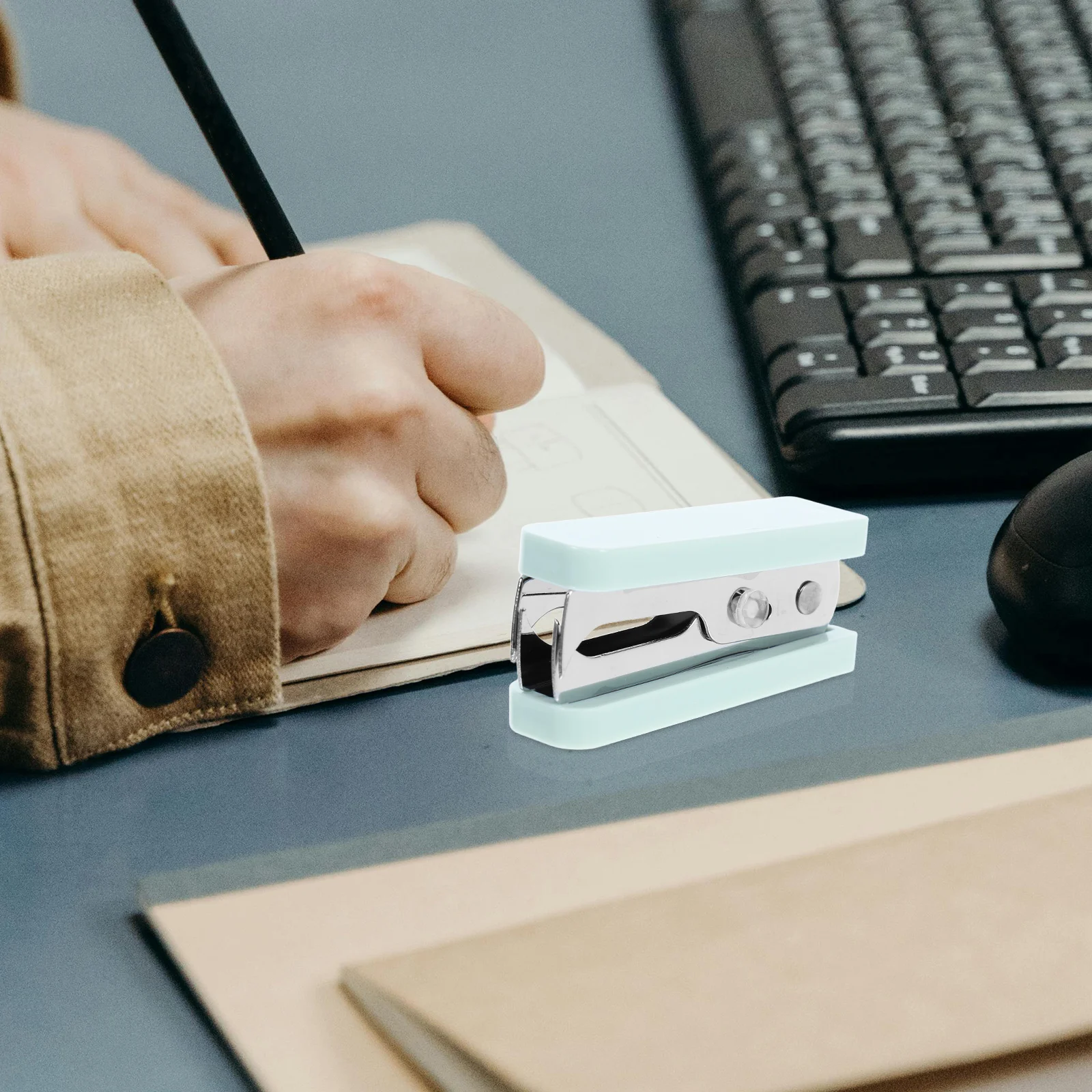 

Acrylic Staple Puller Professional Pinch Jaw Style Remover Tool for Office Classroom School Document Nail Remover