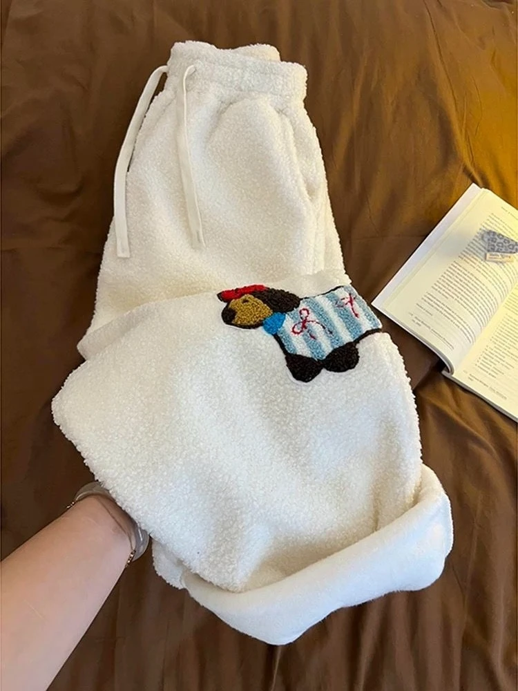 سراويل واسعة الساق للخريف والشتاء للنساء مصنوعة من لحم الضأن، تتميز بدفء قوي، مقاس فضفاض، نزهات غير رسمية مطرزة بحروف