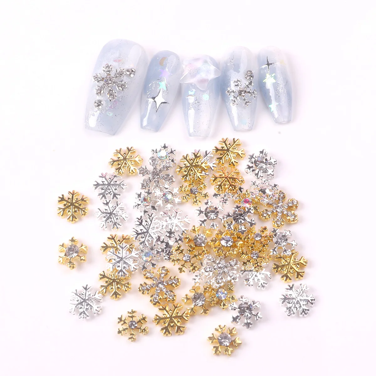 Mix Snowflake liga encantos para Nail Art, prata, ouro, metal decoração das unhas, ano novo 2023, 50pcs