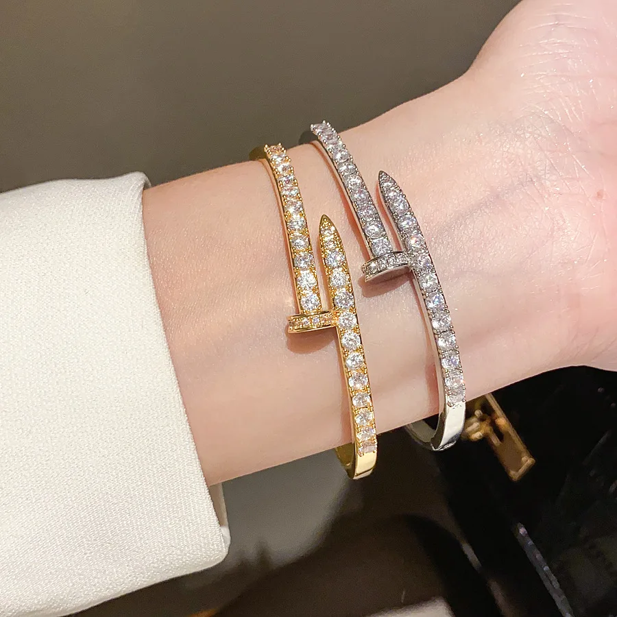 18K Gold Plated Zircon Clasp Bracelet for Women, Light Luxury Minimalist Bangle, Unique Designer Fashion Jewelry Gift