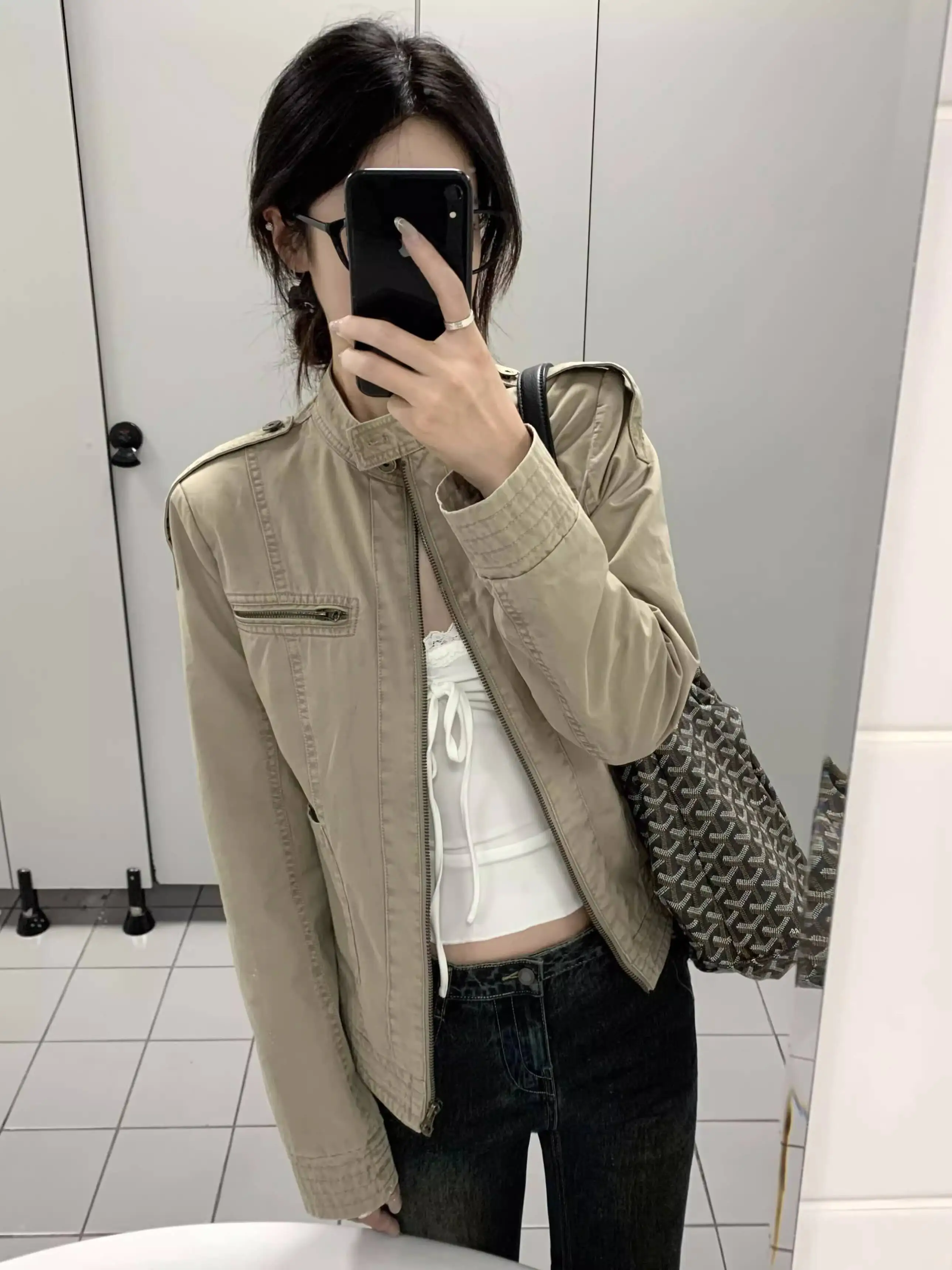 Women's Denim Jacket 2025 Autumn New Stand Collar Distressed Denim Jacket Retro Niche Design Regular Shoulder Jacket Top