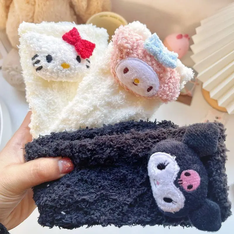 

New coral fleece socks for children in autumn and winter. Coral fleece white Lolita cute cartoon sleep socks. Yujia dog.