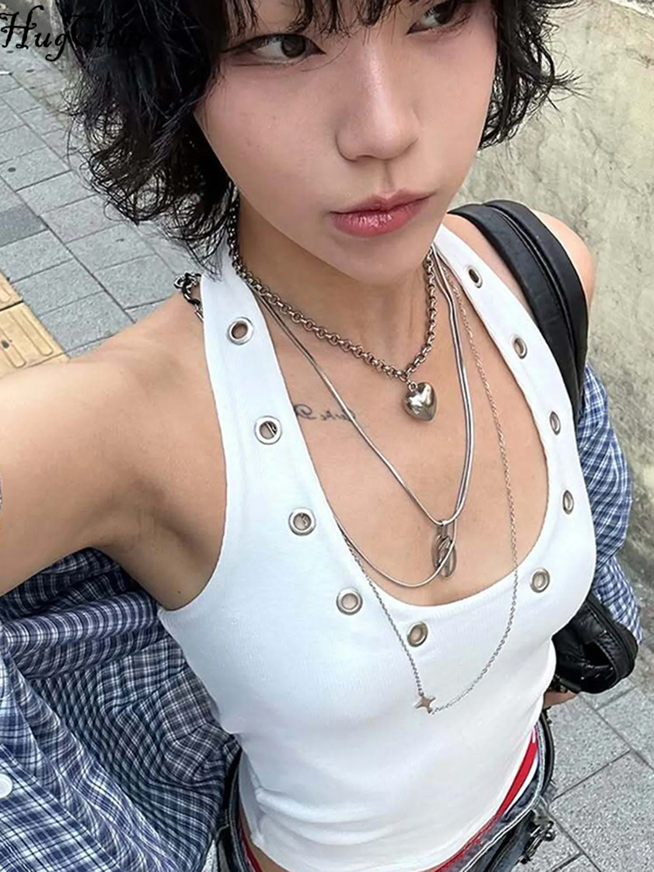 Hugcitar Fashion Halter Solid Holes Backless Sexy Slim Crop Tank Top Summer Women Casual Y2K Clothes Streetwear Party Festival
