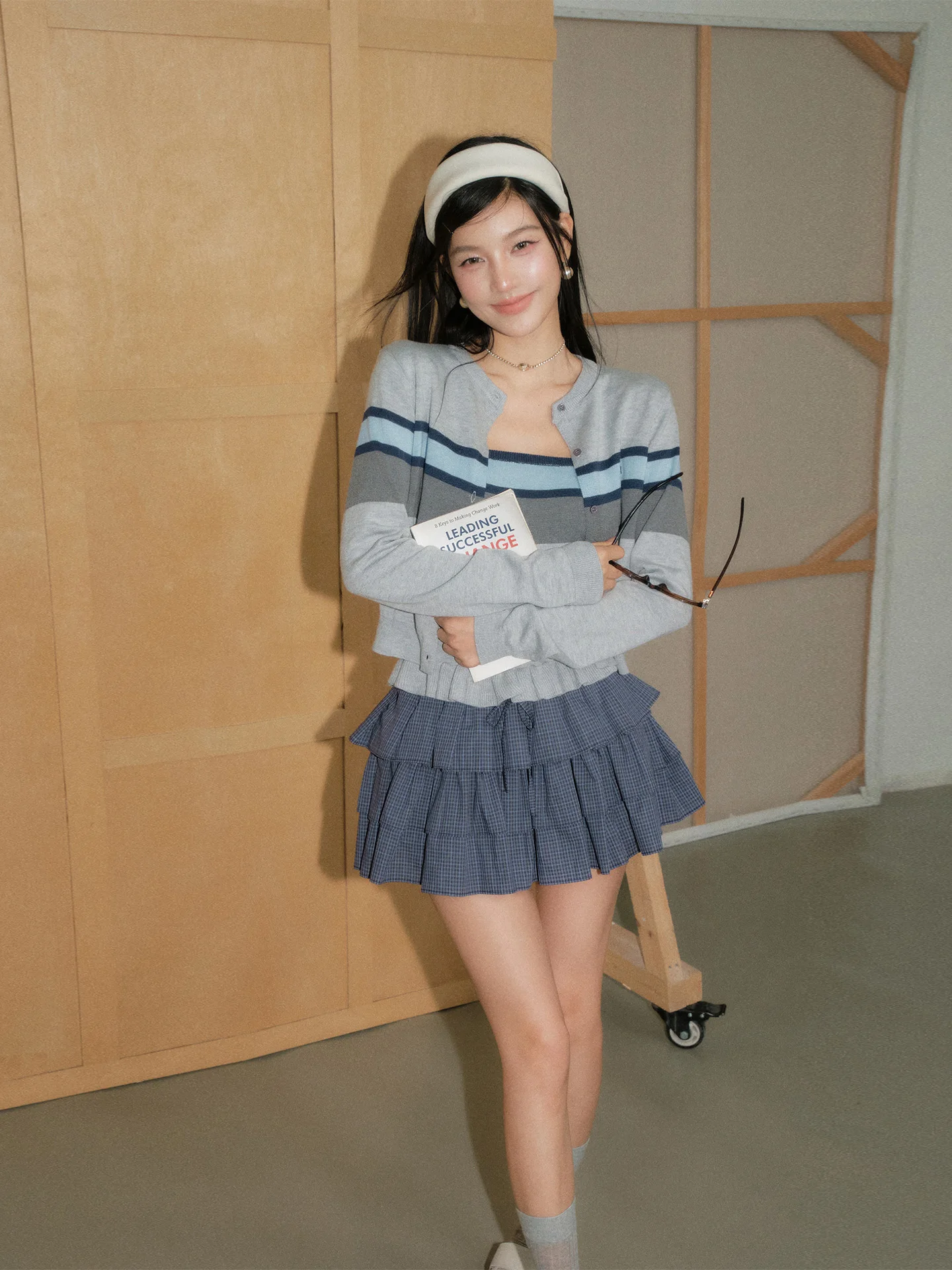 

Olivia Duo Vintage Striped Knitted Woolen Cardigan Spring Summer New Style Color Block round Neck Ladies Sweater Knitwear