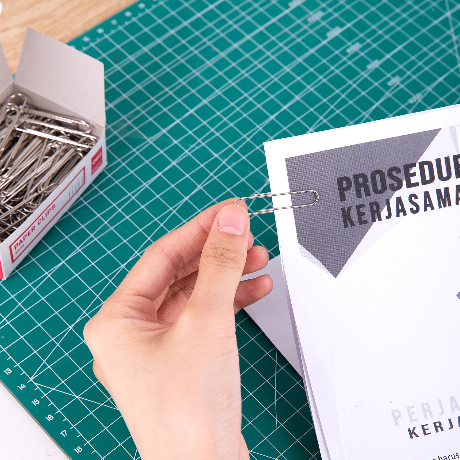 Deli-clips de papel de 33mm y 50mm, Clip de papel plateado, marcapáginas coloridos, Clip de marcado, papelería para libros, suministros escolares y de oficina, 3 cajas