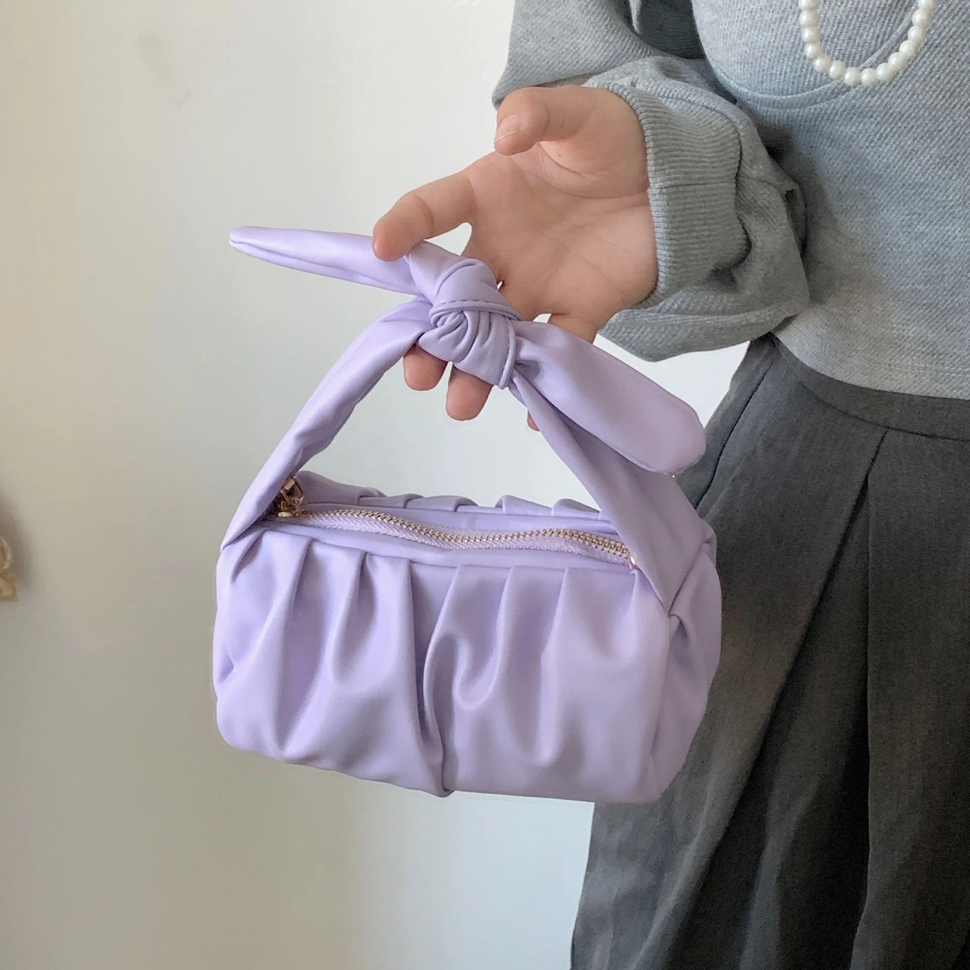 

Soft Leather Texture Cute Top-handle Handbag Trendy Chain Crossbody Bowknot Ruched Cloud Crossbody Bag