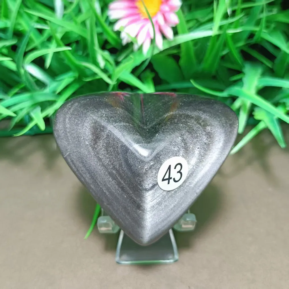 Natural obsidian heart, natural crystal craftsmanship, home and garden decoration, a gift of energy and love