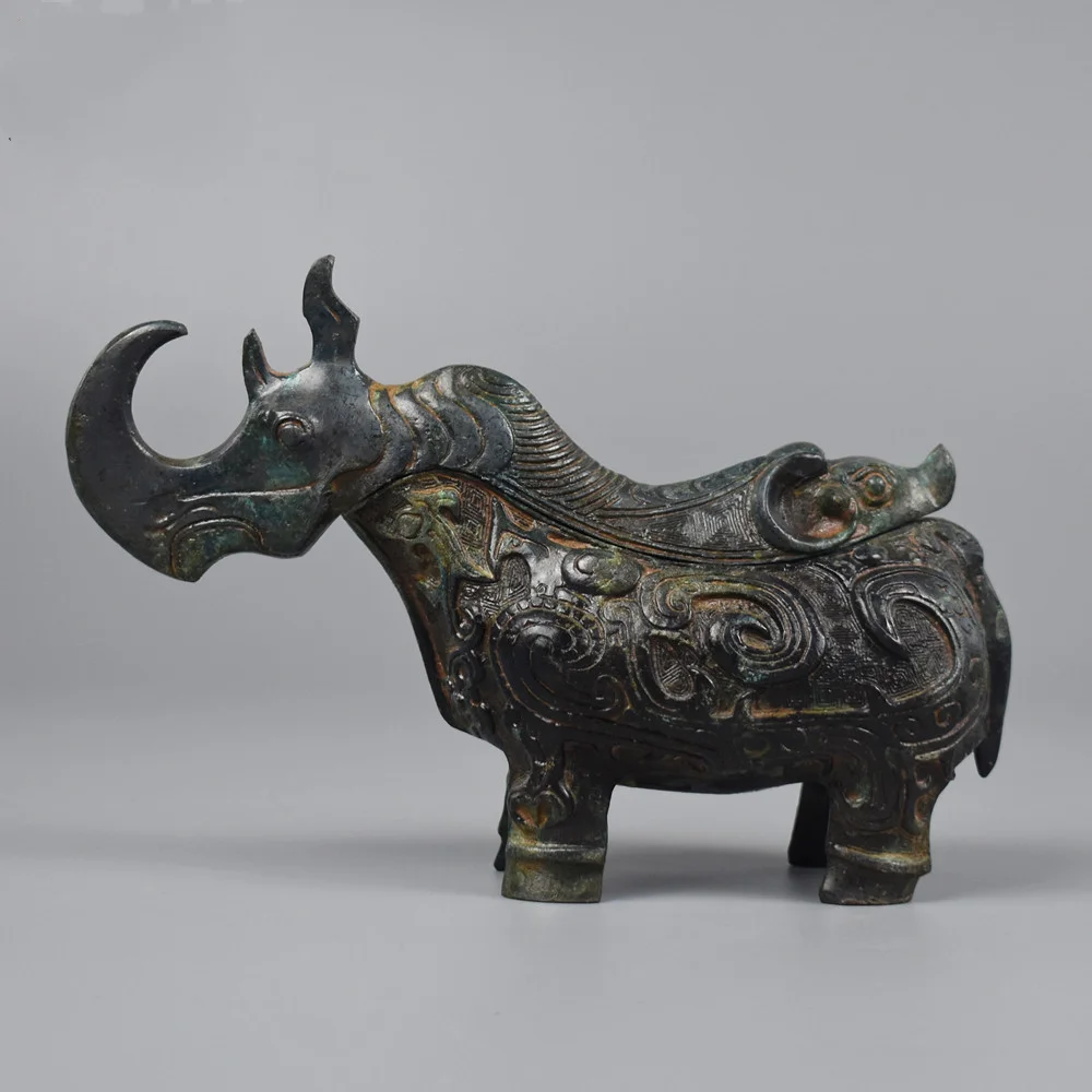 Chinese Archaic Bronze Rhinoceros Gong Vessel Shang Zhou Dynasty Beast Shaped Wine Container Bogu Shelf Home Decor Craft