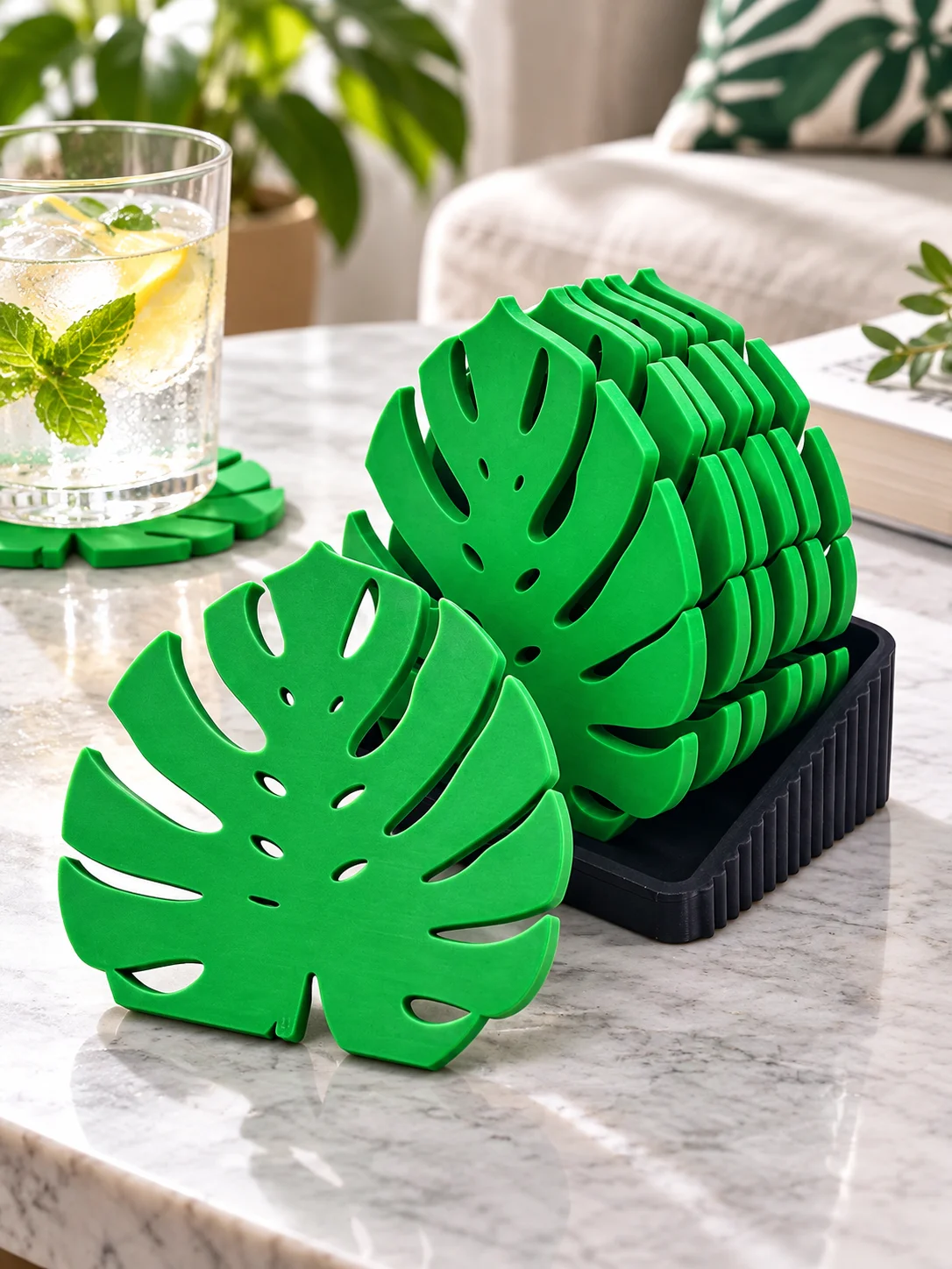 7-Piece Set of Desk Coasters for Home Use, Living Room Coffee Table Coasters Set, 3D Printed Pla Material, Monstera Leaf Tropical Plant Green Leaf Coasters, with Storage Rack, Space-Saving, Non-Slip, Heat-Resistant, Waterproof, Table Protector, Anti-Scalding, Heat-Insulating, Cold-Insulating, Reusable, Easy to Clean, Suitable for Mugs, Tea Cups, Wine Glasses, Restaurant Bar Tables, Multi-Scenario Use, Modern Minimalist Desktop Decoration, Dining Table Accessories, Suitable for Both Home and Commercial Use, Creative Coasters