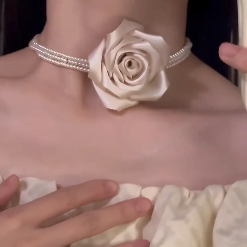 Retro Black 3D Rose Pearl Choker Women\'s Neck Chain Flower Design French Collarbone Chain Necklace Long Layered Necklace