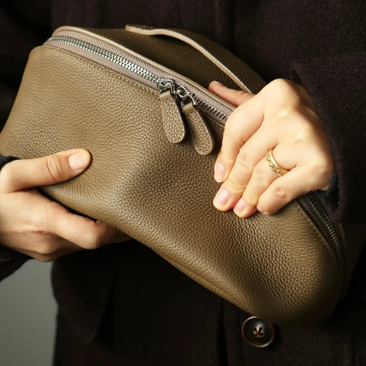 Toiletry Bag Genuine Leather Top Grain Cowhide Cosmetic Bag High End Women's Travel Large Capacity Pouch Minimalist Organizer
