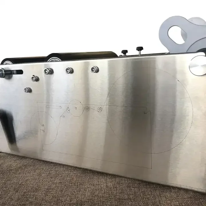 آلة وضع العلامات ML-50 ذات نوعية جيدة للزجاجات المستديرة شبه الأوتوماتيكية، آلة لصق الملصقات، ماء الزجاجة #4