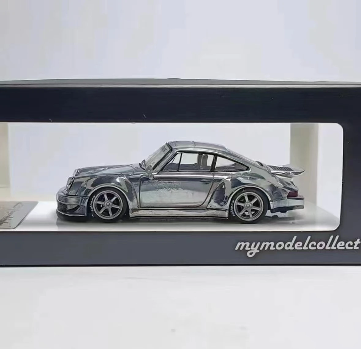 MC 1:64 RWB930 Duck Tail silver Limit 499 Raw Silver  /Red Model Car