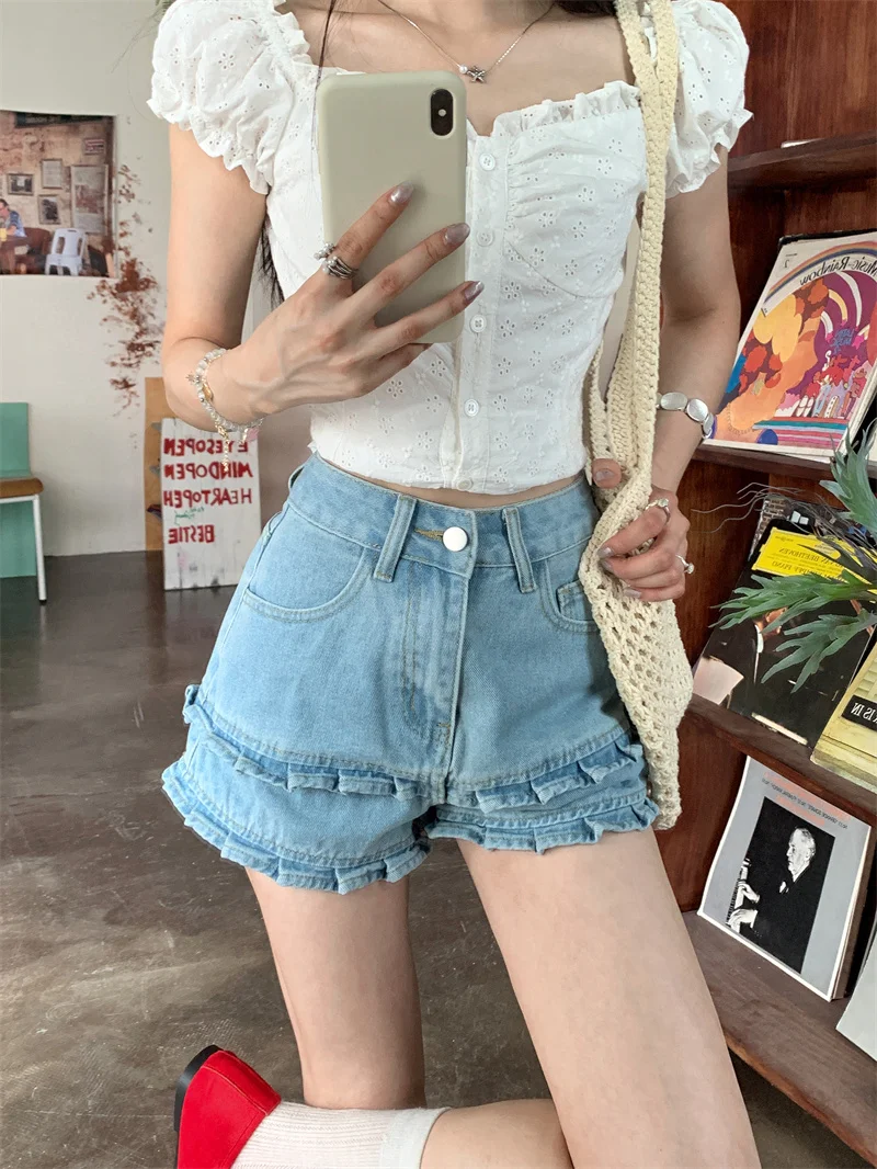 Daily OOTD: Light blue double-layer ruffle trim high-waisted women's denim shorts A-line slightly stretchy slimming hot pants for a sexy look view 6