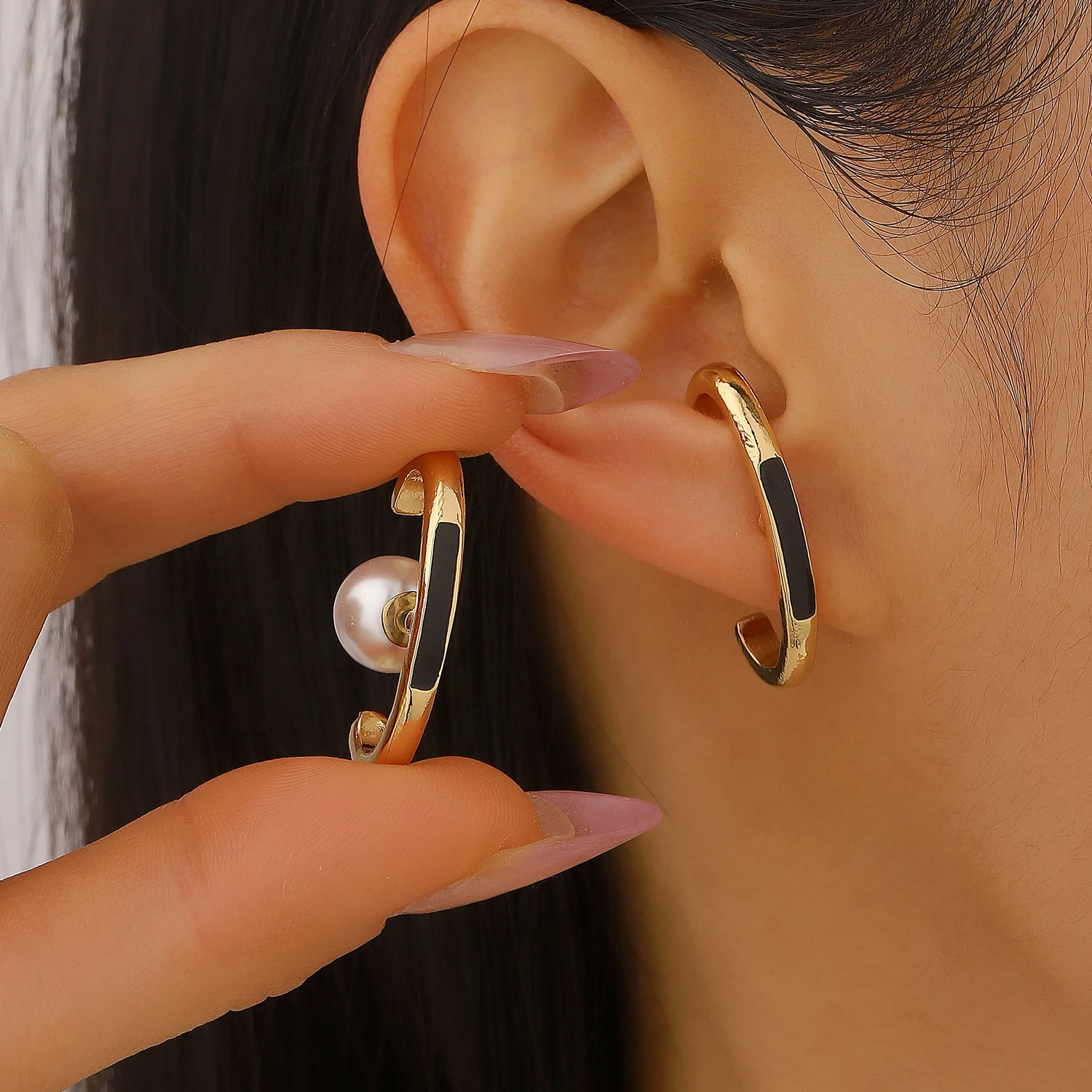 

French Oval C-Shaped Large Hoop Earrings Retro Pearl Studs Elegant Versatile Luxury Women Daily Fashion Jewelry