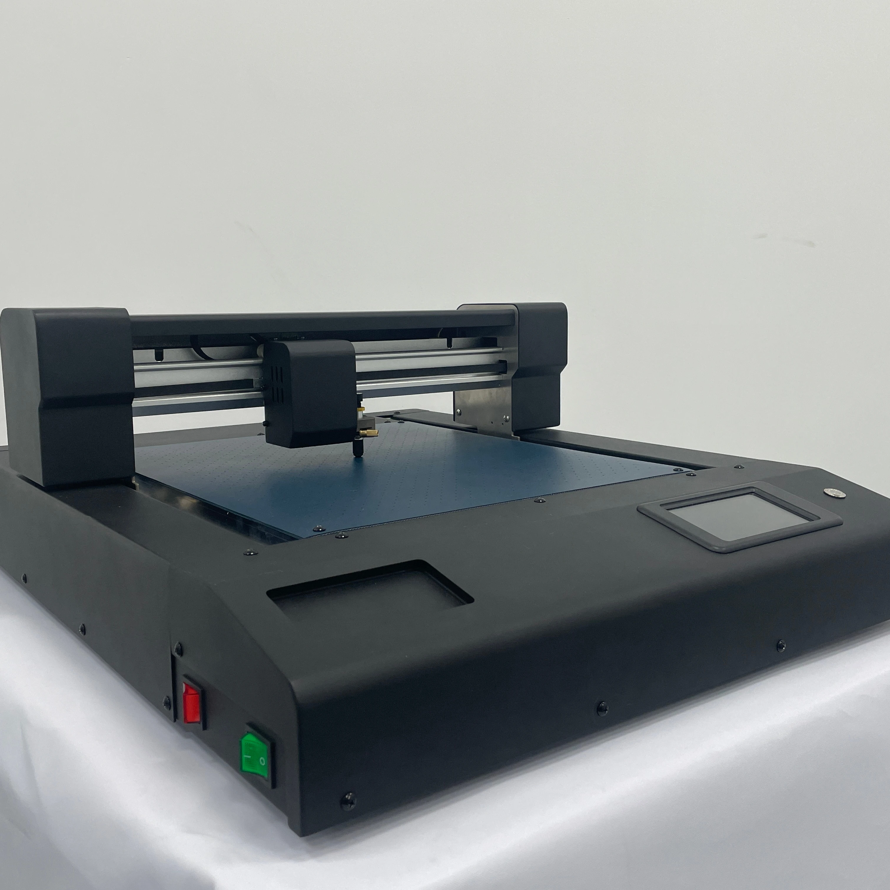 3040 Flatbed Cutter Material-Agnostic Small Flatbed Cutter With High Definition Camera