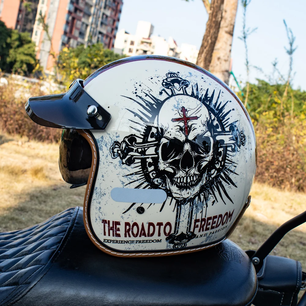 

Retro 3/4 Motorcycle Helmet with Skull Pattern for Cruising Bikes And Scooters Protective Headgear with Vintage Design