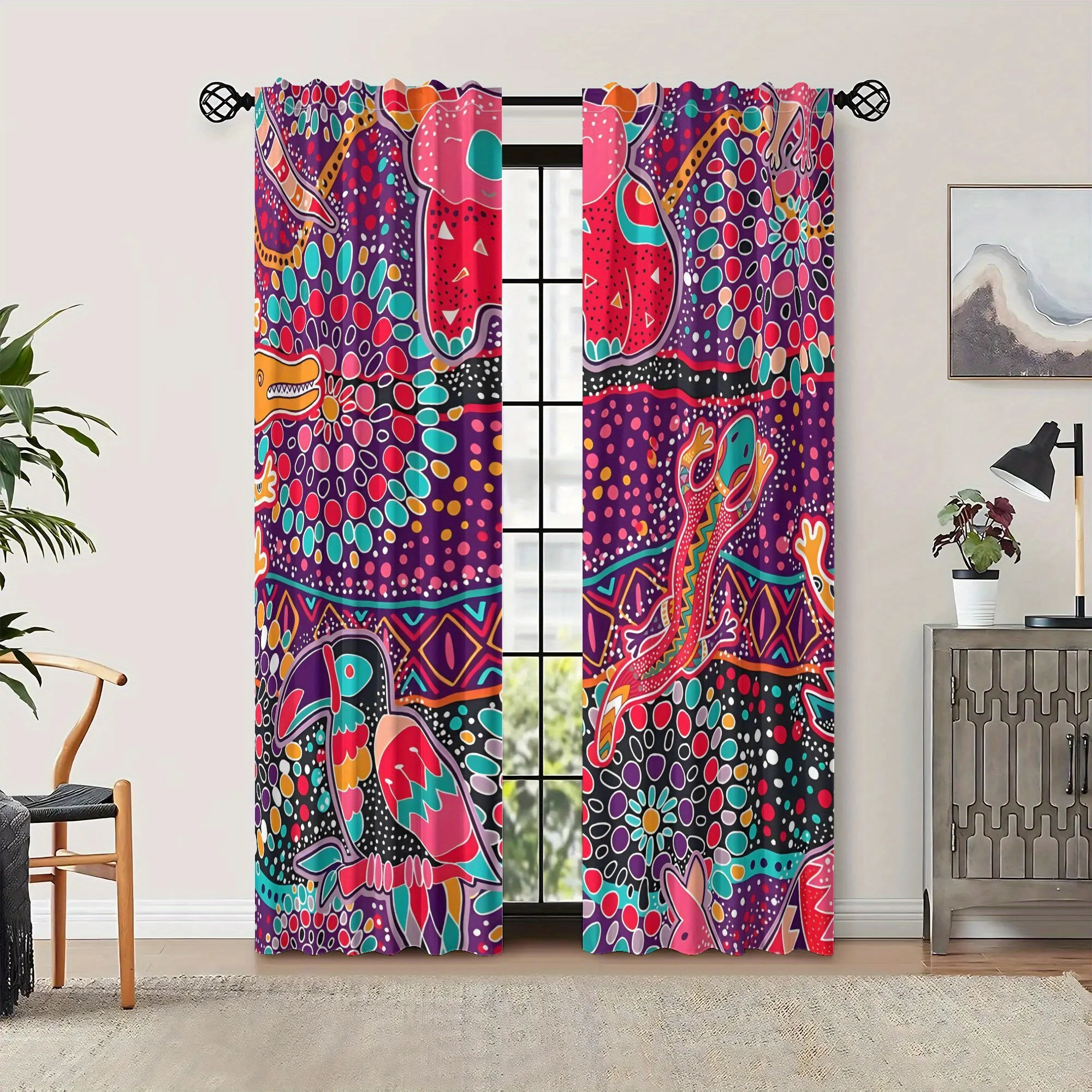 Dot Art Tropical Animal Curtains, pole-mounted installation. Suitable for living rooms, bedrooms, dining rooms and hotels.