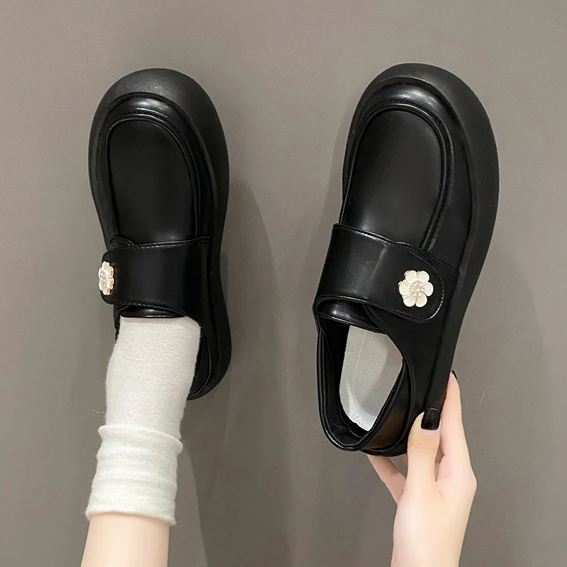 Ladies Non Slip White Medical Staff Shoes Smooth Leather Slip On Insole Clinic Daily Healthcare Worker Walking Footwear view 4