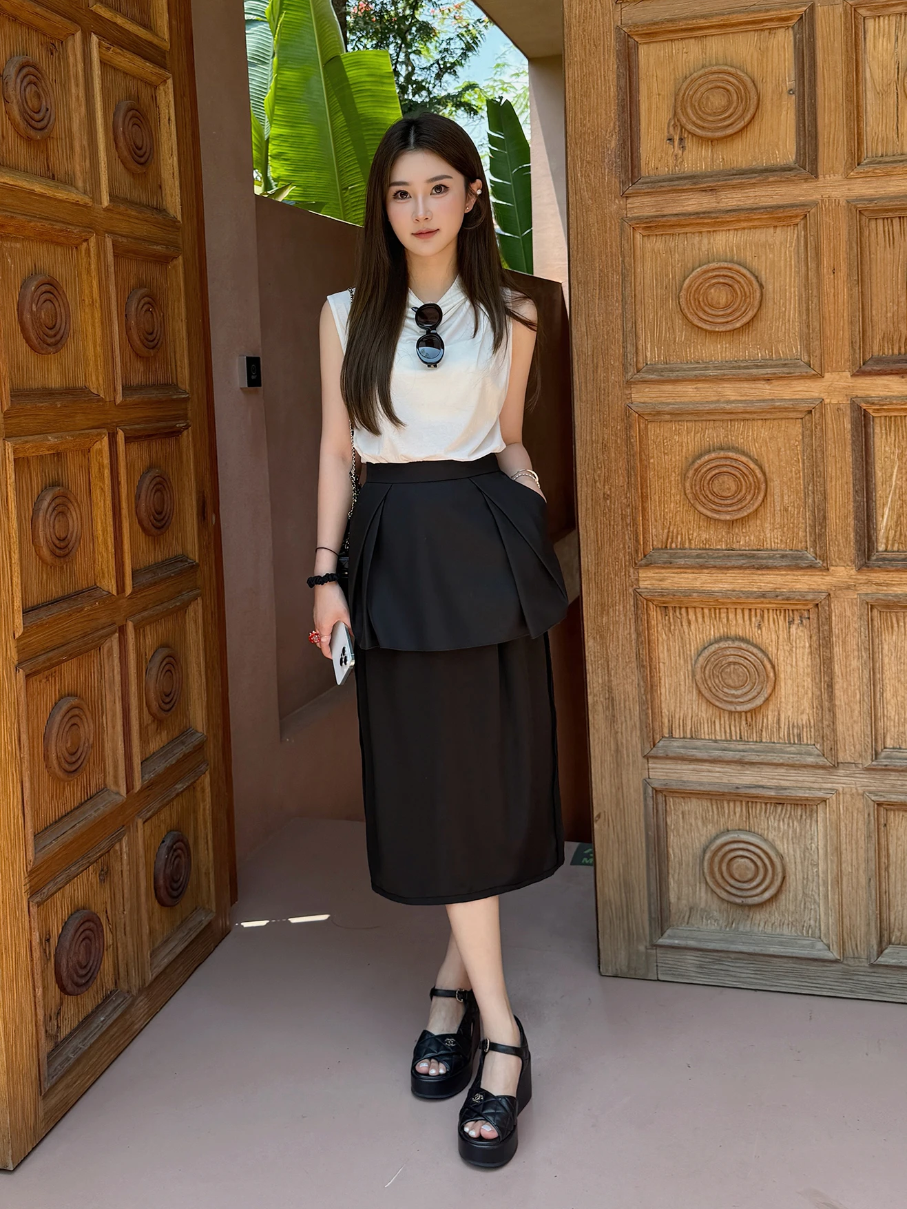 

Модная юбка-миди с высокой талией и двойным слоем от Rubbit Chic Collaborative, модель Heavy Design Bloom