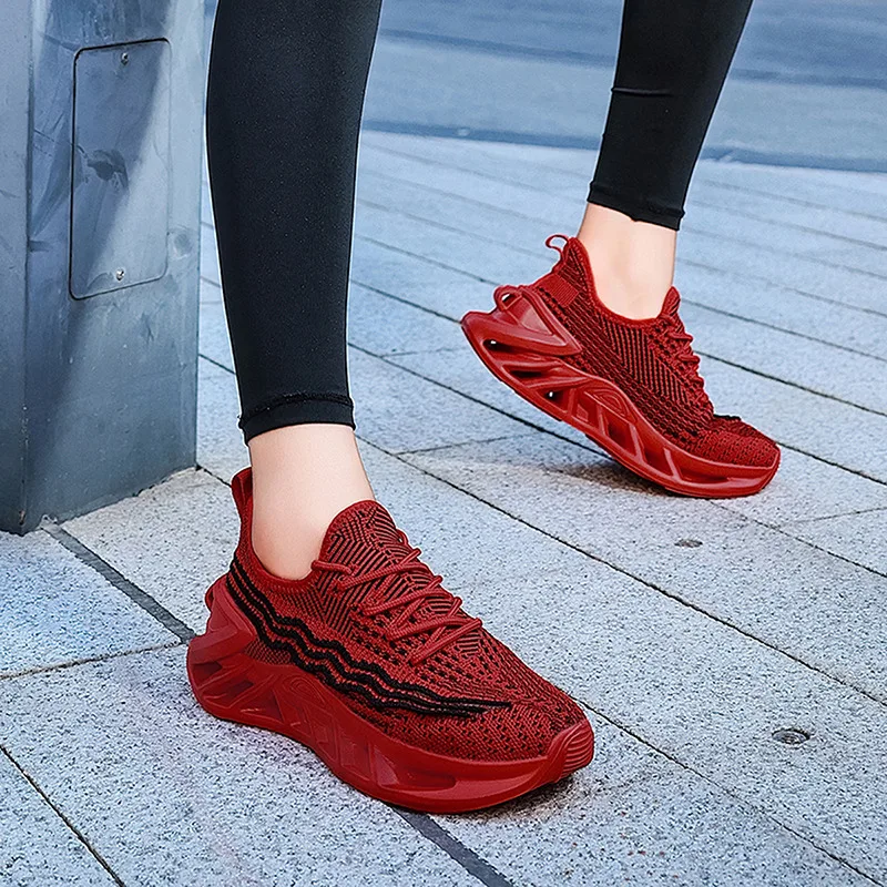 2025 Fashion Red Sneaker Men Women Breathable Knitting Men’s Sock Shoes Lace-Up Platform Mens Casual Sneakers zapatillas hombre