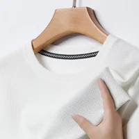 Nouveau T-shirt d'été à manches courtes et col rond gaufré pour hommes 4