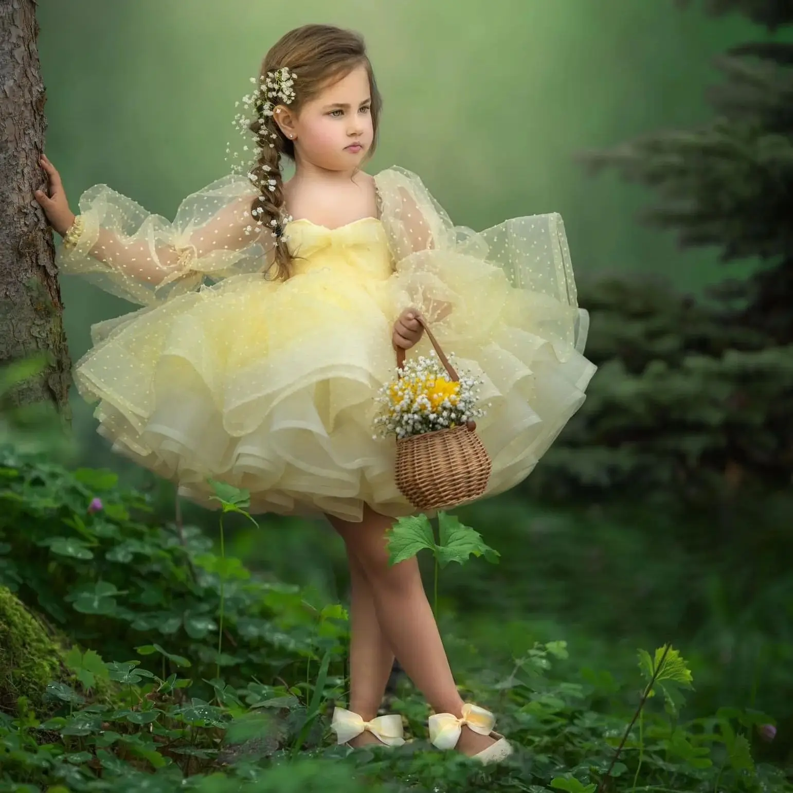 

Chic Yellow Flower Girl Dresses Dotted Organza Ball Gown Children Birthday Gowns Puffy Tiered Ruffles Girls Photography Dresses