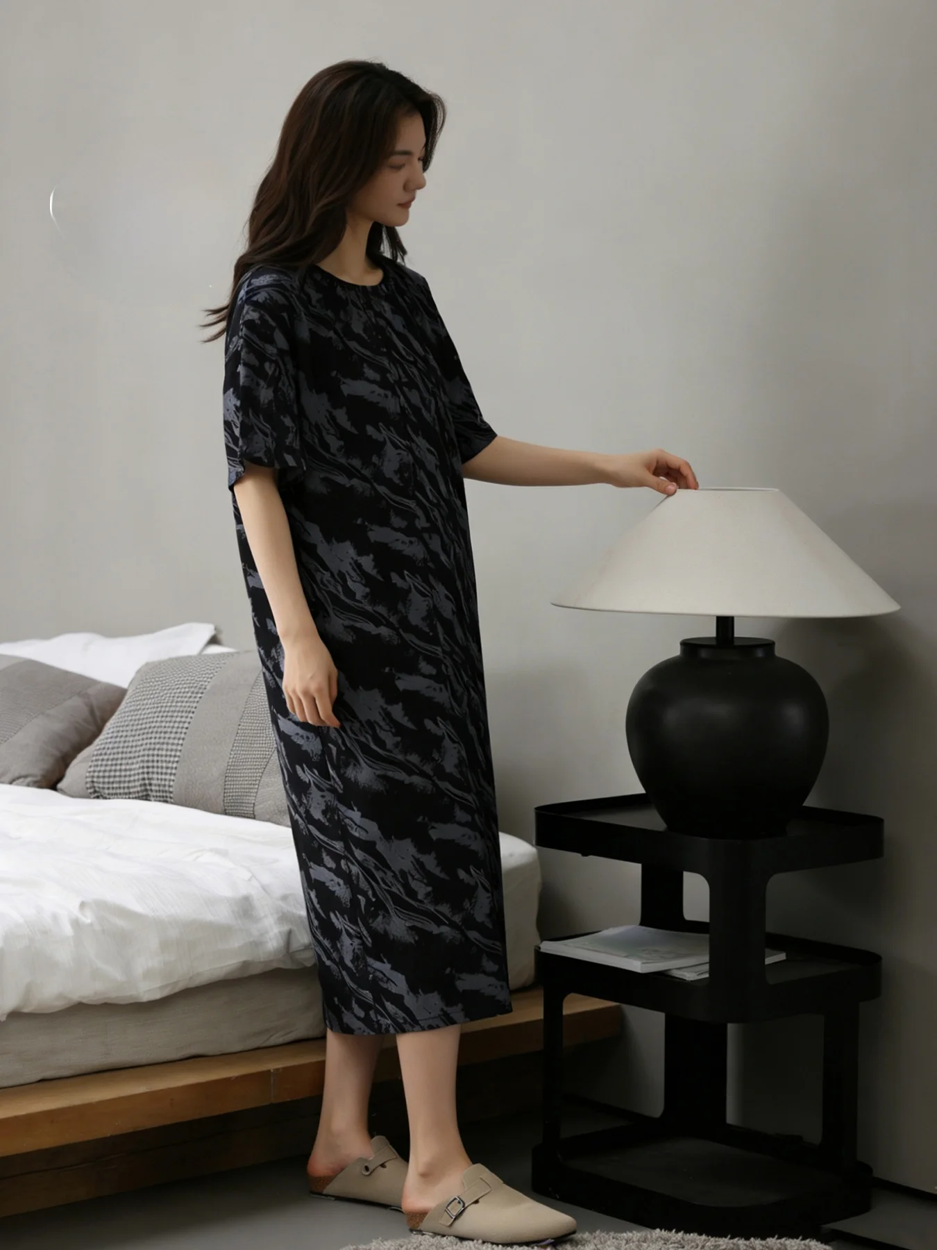 純粋な綿の柔らかい寝間着女性の夏のノースリーブミディドレスホーム服快適なナイトガウン通気性軽量