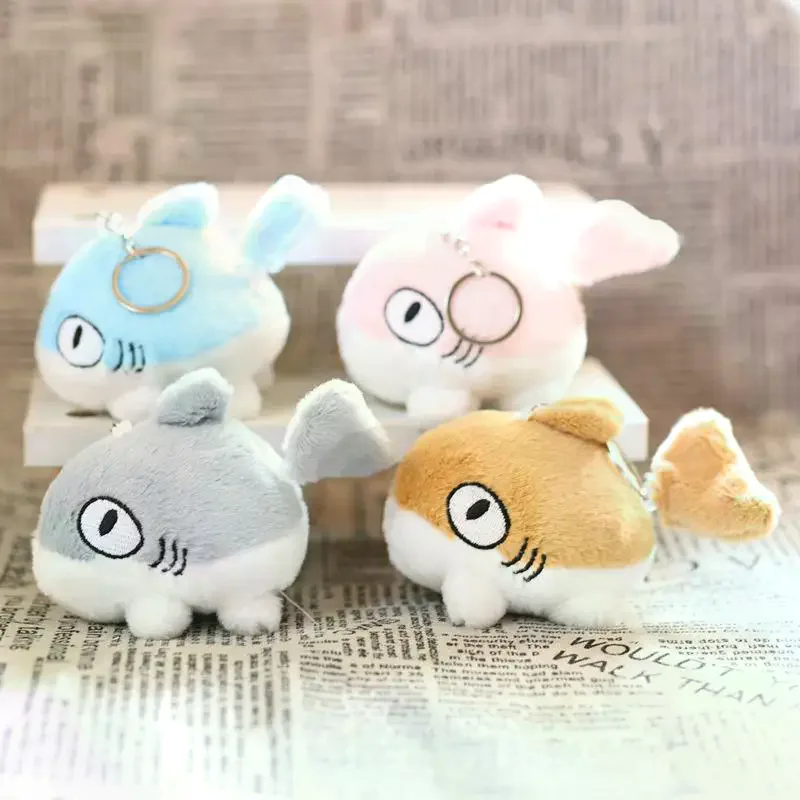 พวงกุญแจตุ๊กตาฉลามการ์ตูน: ของตกแต่งรูปปลาเล็กแบบแกว่งได้ ดีไซน์ไม่ซ้ำใครสำหรับกระเป๋านักเรียน