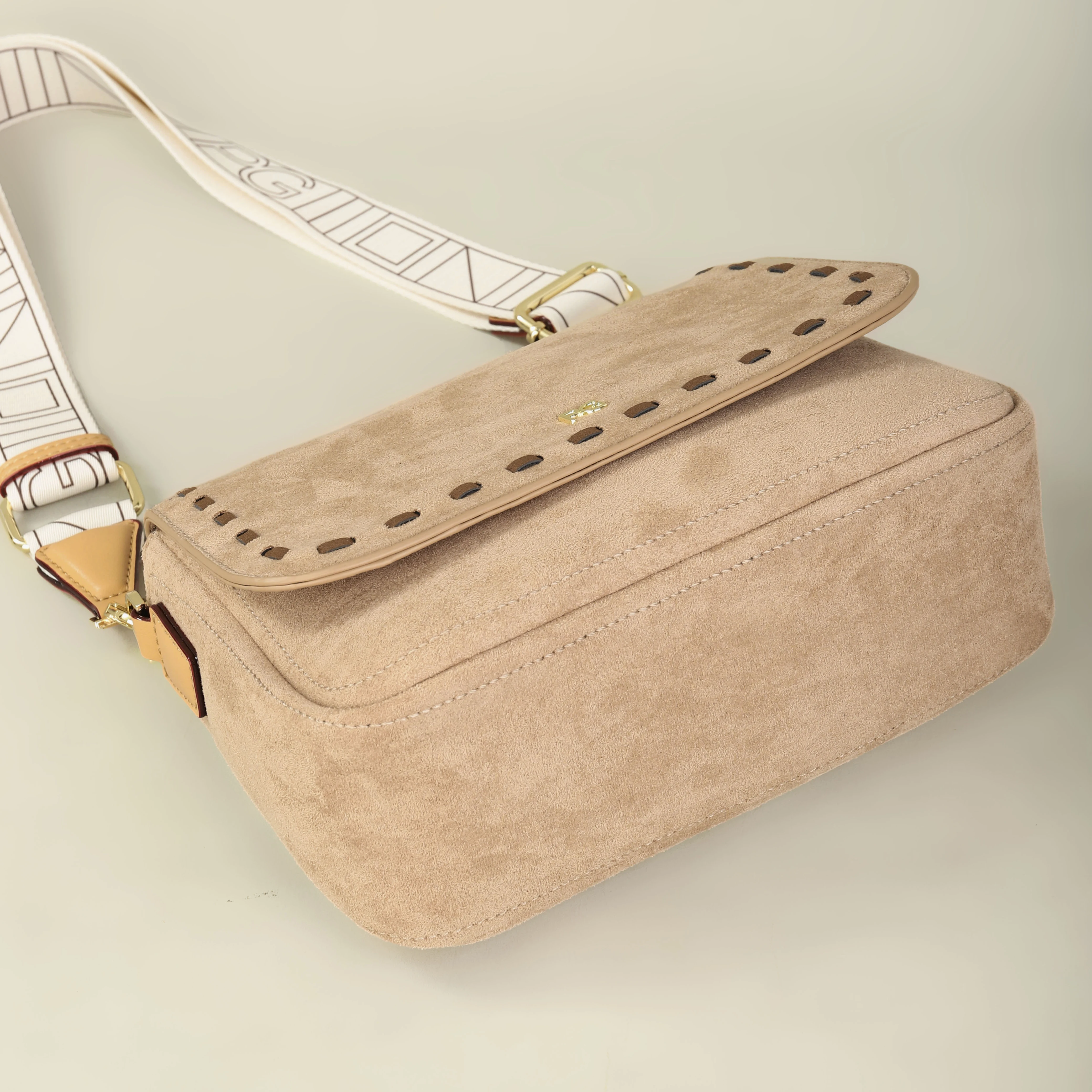 PG Retro Damen-Umhängetasche aus Leder, Multifunktionale Old-School-Klassiker-Crossbody-Tasche, Ausverkauf – Detail 4