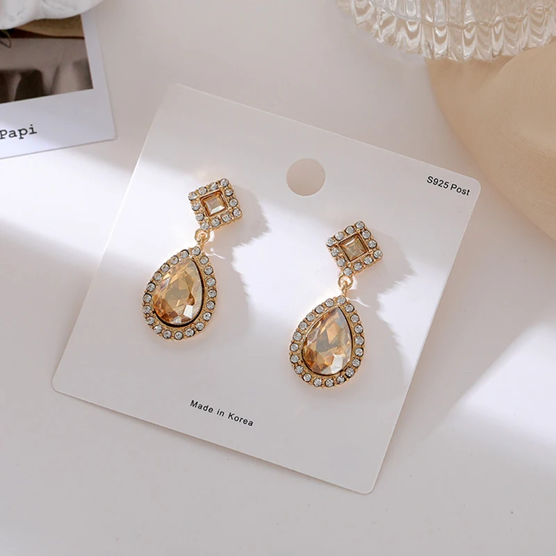 Vintage Waterdrop Champagne Crystal Rhinestone Clip on Earrings for Women No Piercing Femininity Wedding Party Jewelry Gift