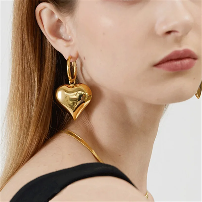 2024 Chic Big Heart Huggie Hoop Earrings For Women Girls New Gold Color Fashion Party Punk Jewelry Girl Gift e266