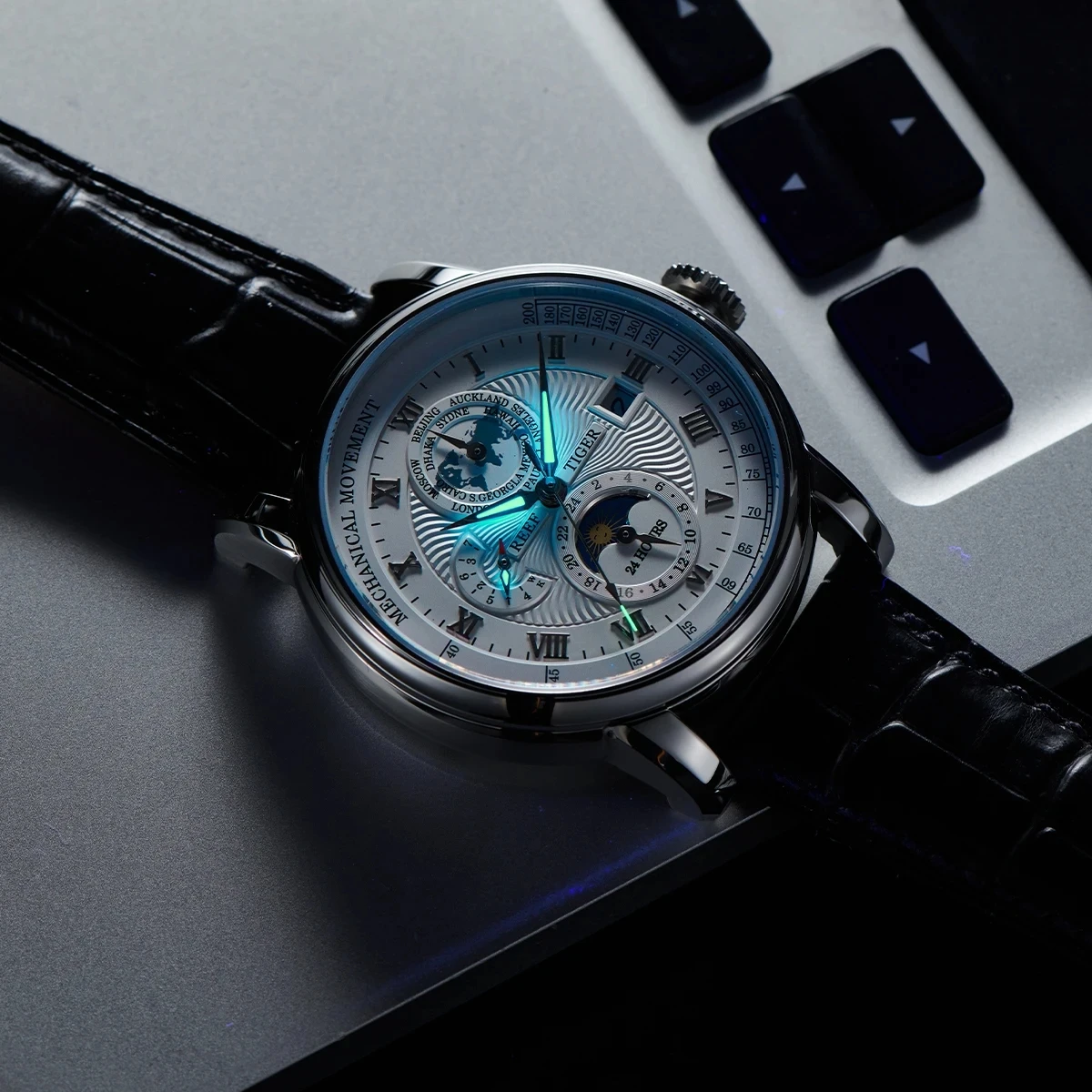 Reef Tiger/RT reloj mecánico automático clásico para hombre, correa de cuero genuino, cristal de zafiro, resistente al agua, multifunción