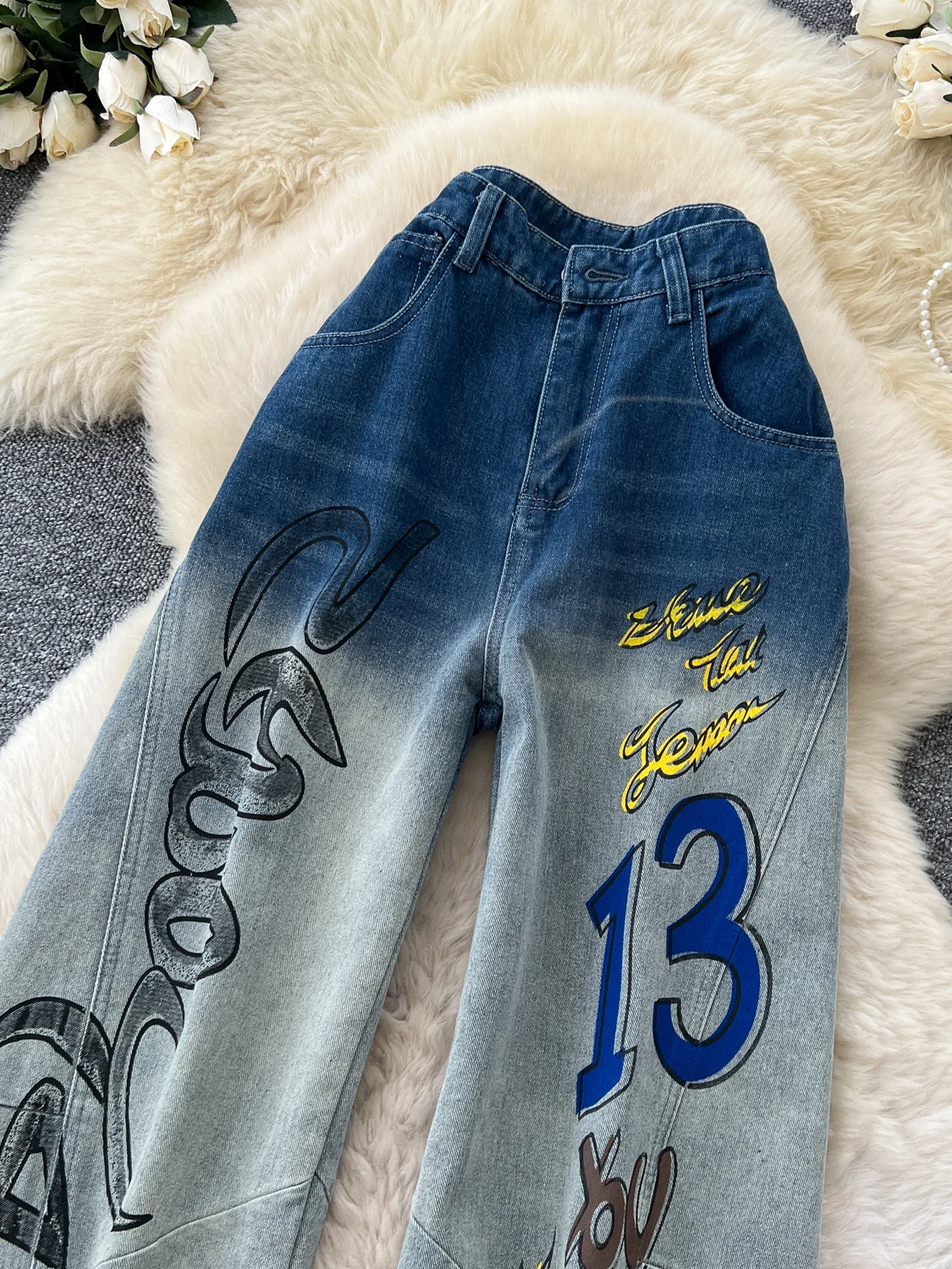 Retro Hand-Painted Letter Print High-Waisted Loose Graffiti Style Women's Jeans Commute Style Medium-Duty Denim Fabric