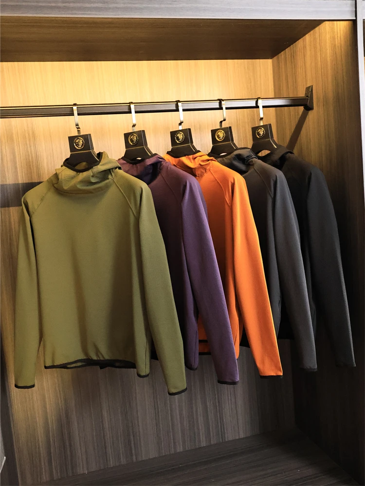 

Qui Dry, дышащая, впитывающая пот, текстурированная пузырьковая ткань, спортивная повседневная толстовка с капюшоном для мужчин, осенняя свободная посадка, спортивная одежда, чистая ...