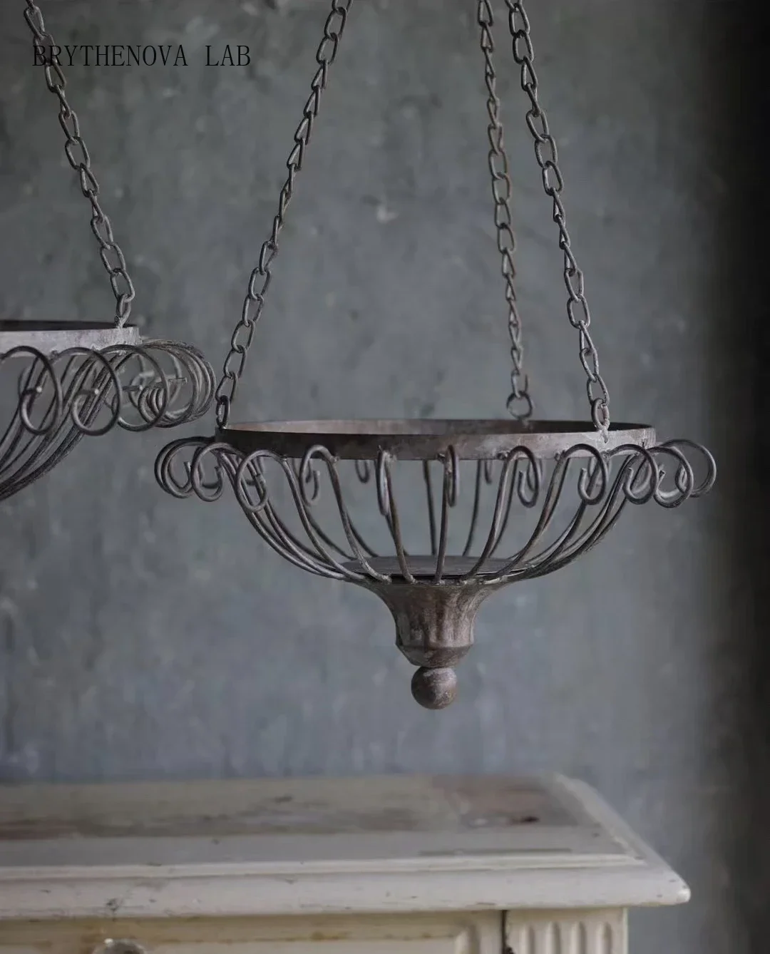 Suspension Hanging Basket Flower Pot Courtyard Garden Balcony Pendant Decorate Retro Style Metal Iron Chain Flower Basket