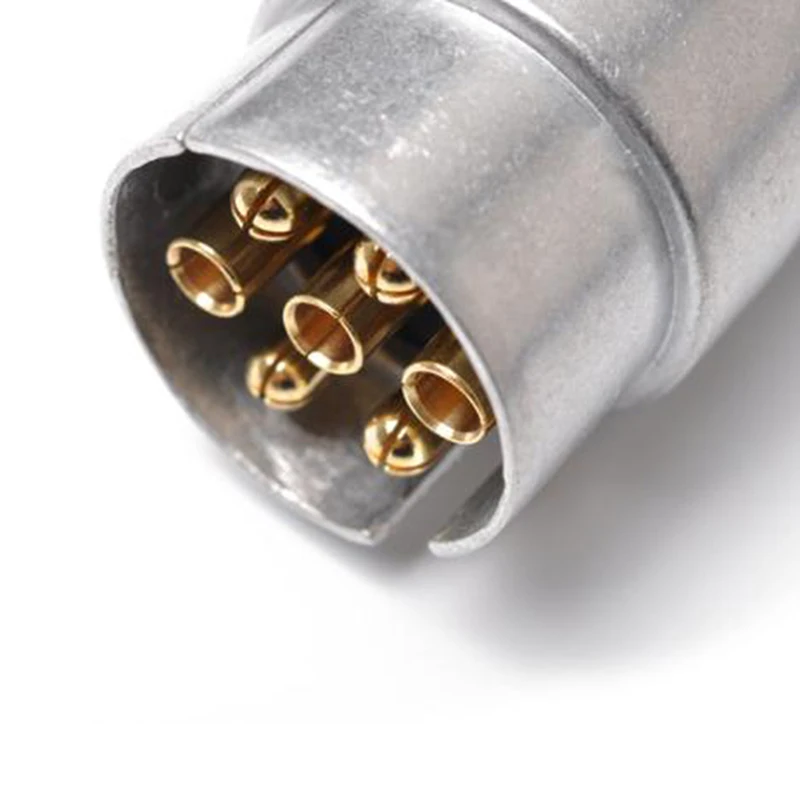 7 Pin Metal Trailer Plug Towbar Towing Lights Socket Car Van Caravan 12V APM