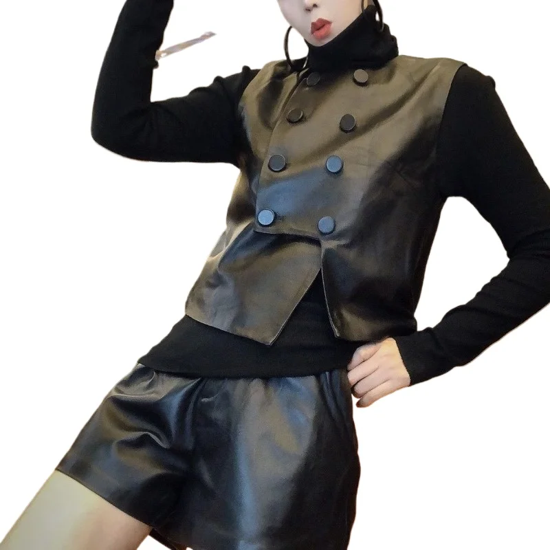 

Оригинальный дизайн, пряжка для сумки, европейская версия, модный жилет из искусственной кожи, шорты, комплект из двух предметов, высокое качество и высокий уровень внешнего вида