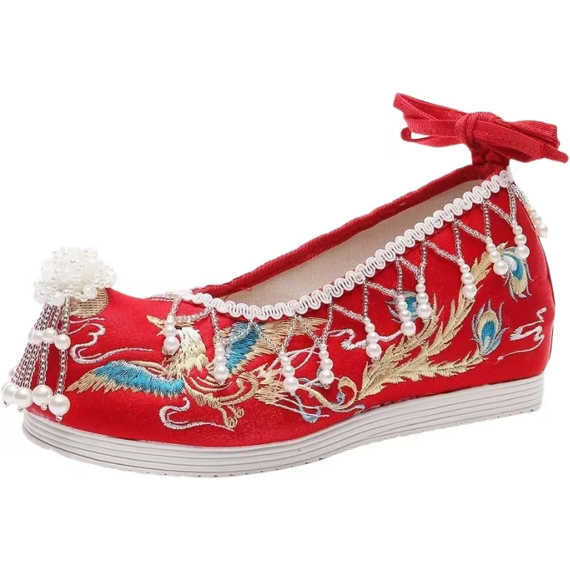 Chaussures de mariage brodées rouges pour femmes, Style ethnique, chaîne interne accrue, pompon de perles, lanière de cheville peu profonde, chaussures Hanfu, nouvelle collection