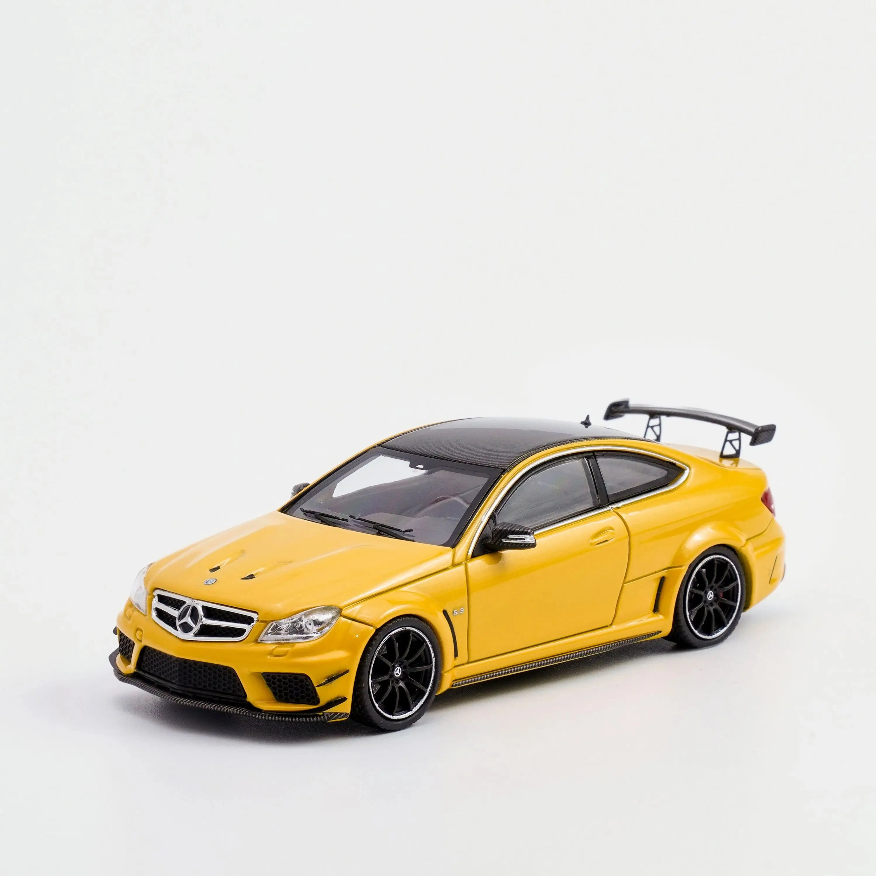 

CG 1:64 Mercedes-Benz C63BS Pearl Yellow Alloy Diecast Model Car Collectible Gift