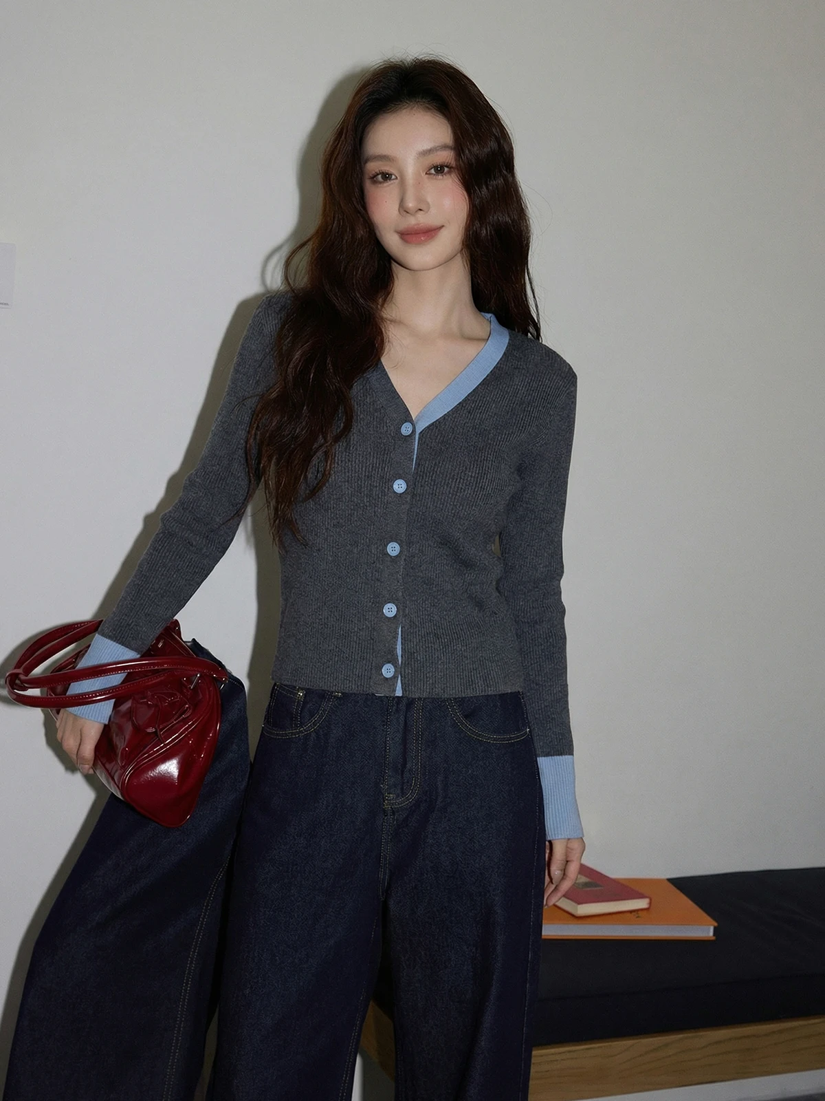 

Slimming V-Ne Knitted Open Cardigan Women's Faion Spring 2026 New Sle Two-Piece Look Color Blo Design Soft Long Sve