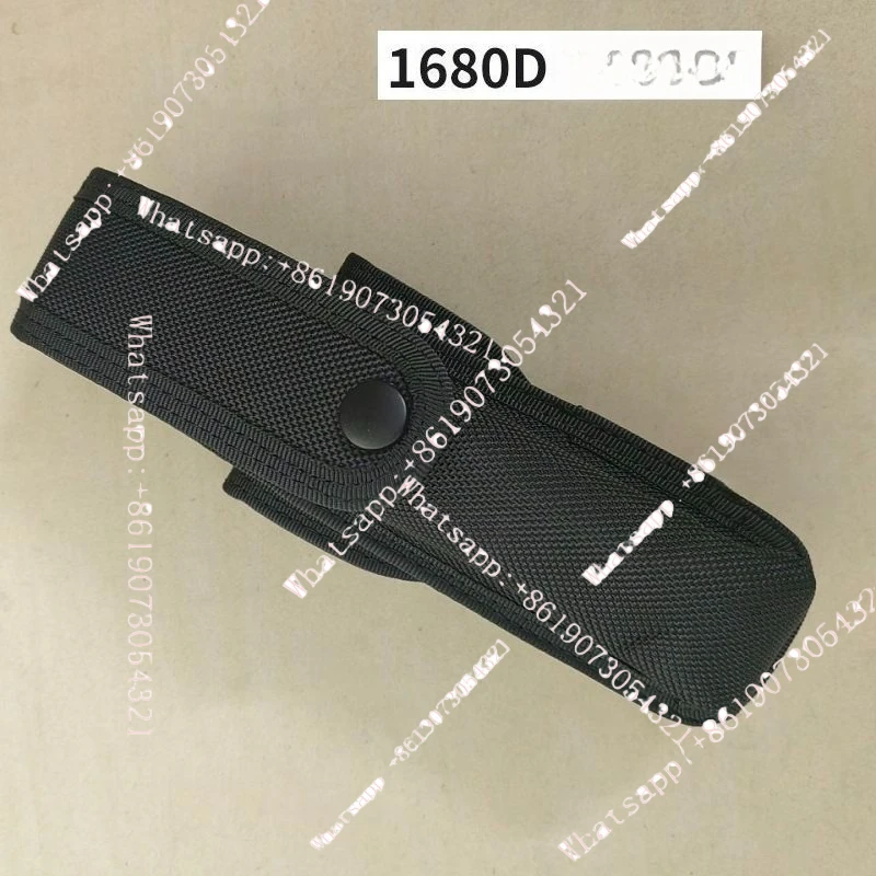 

Оборудование для дополнительной безопасности. Утолщенная сумка для фонарика с противотуманной бутылкой. Нейлоновый материал класса А, 2 черных вращающихся форсунки для воды.