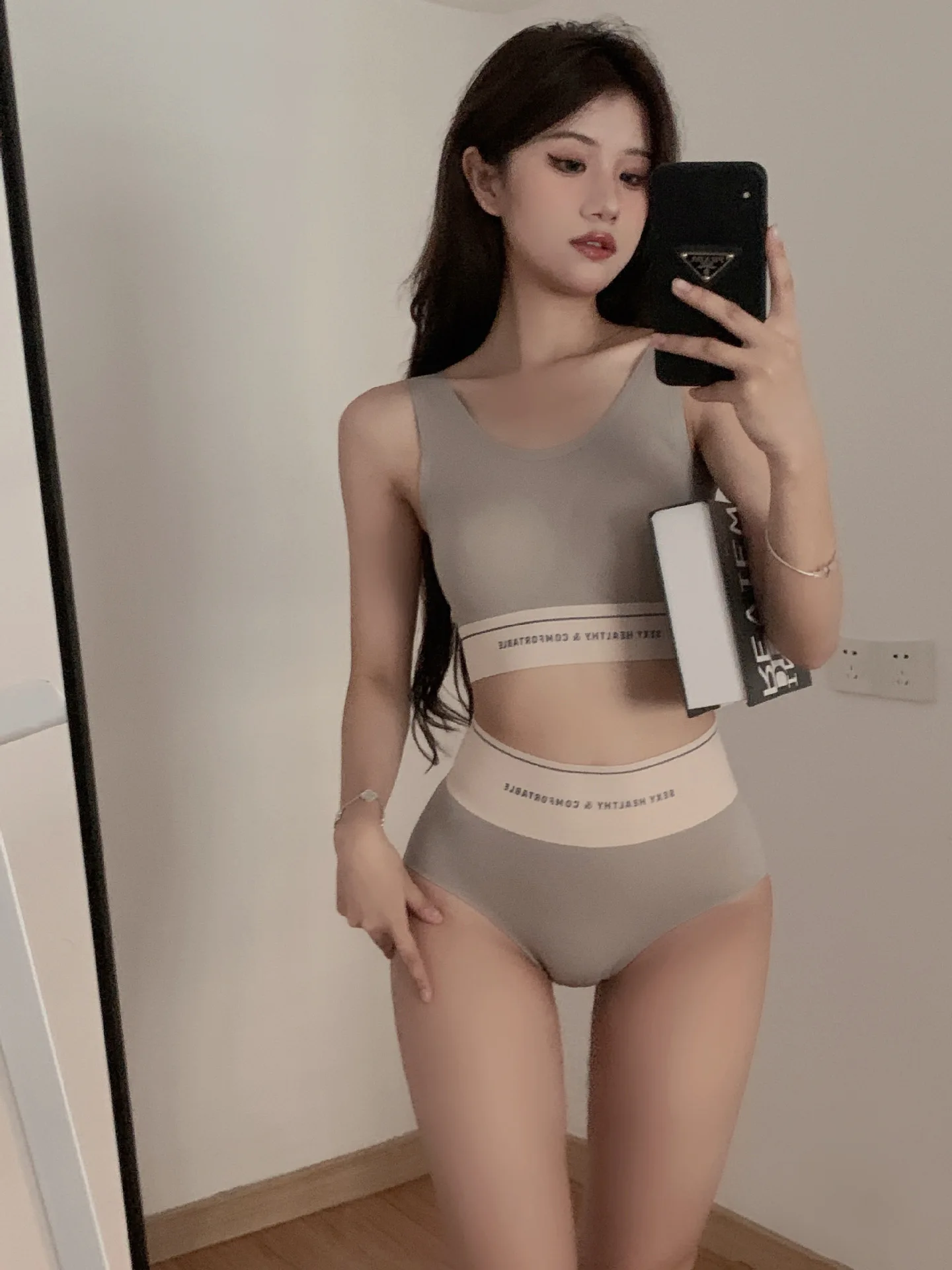 

Tummy Tuck High JI Sense Earthy Colorless Brushed High-Waisted Panties Silk Crotch Briefs Female Nudity