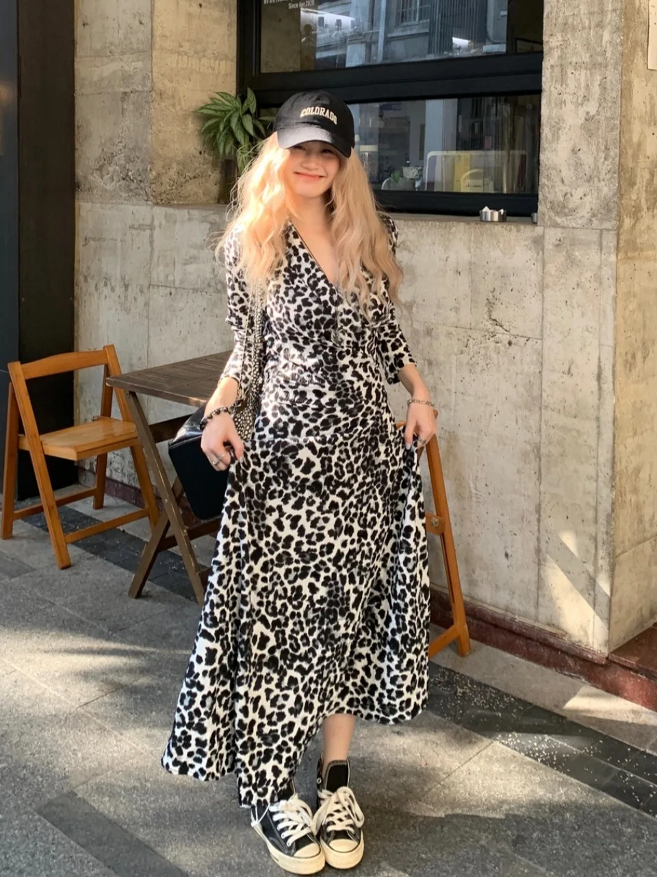 Plus size v-ne sexy longo sve leopardo impressão dr feminino sabor primavera outono high-end sensação magro tornozelo comprimento dr