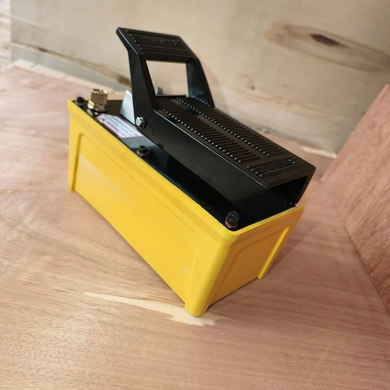 Pneumatic hydraulic pump girder calibrator