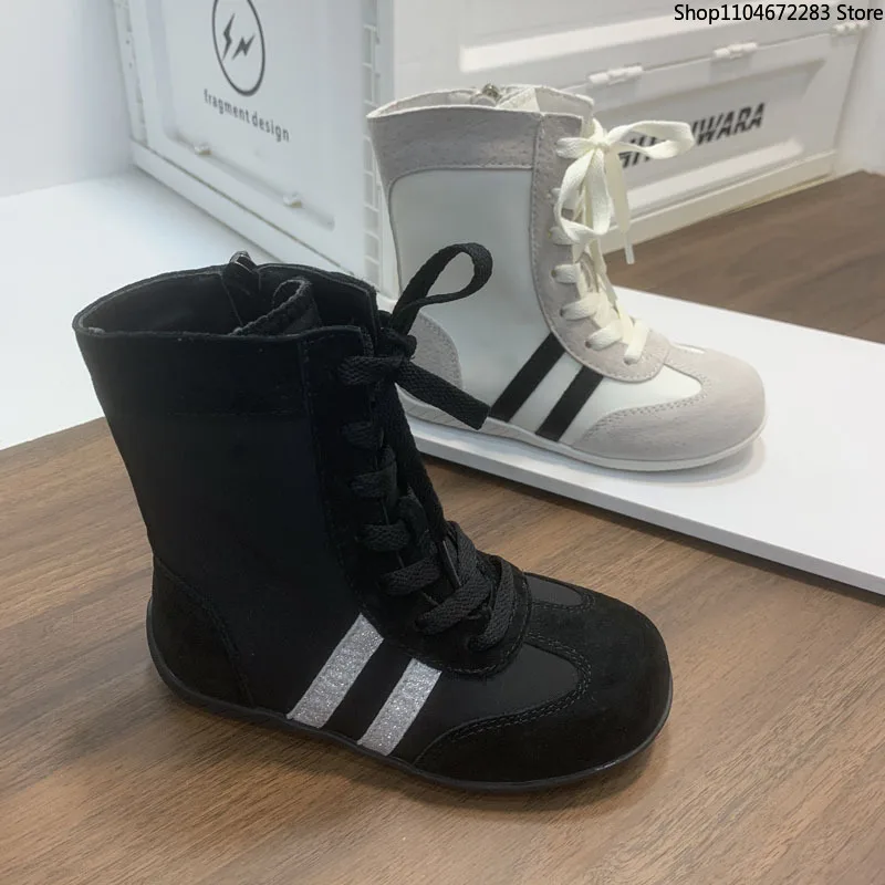 

Модные боксерские ботинки до середины икры из мягкой кожи, детская горячая распродажа сезона, новые ботинки на плоской подошве с искусственной подкладкой в стиле ретро для девочек