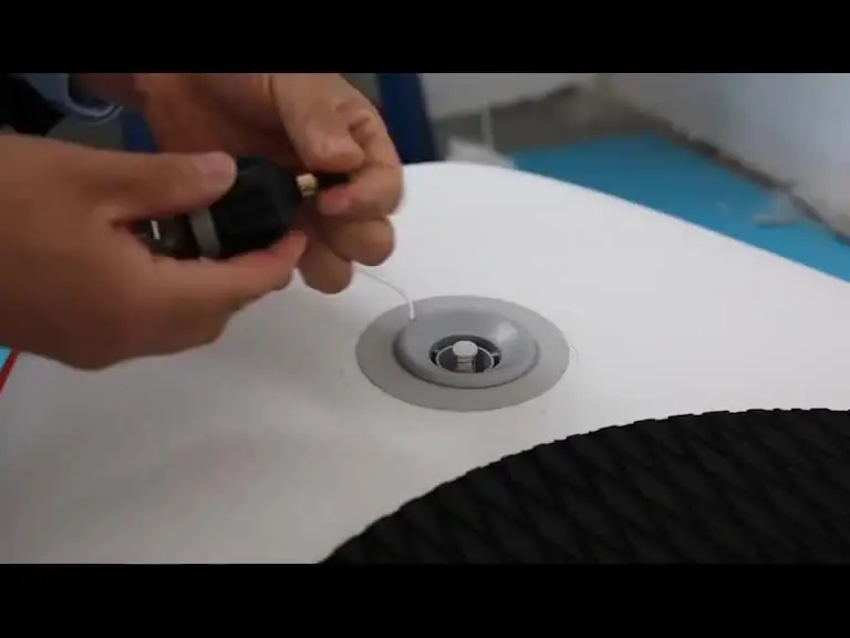 1/2PC エアバルブアダプター防塵耐摩耗性ローイングボートエアバルブアダプターナイロンカヤックインフレータブルポンプアダプター SUP ボード用