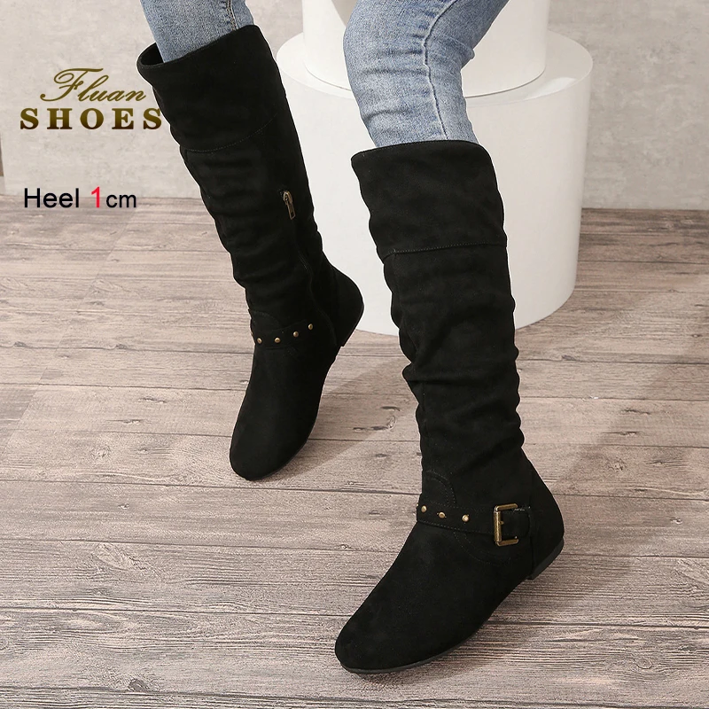 

2026 Autumn Winter Black Pleated Women's Knight Boots Flats Thick Heels 1cm Round Toe Belt Buckle Side Zipper Ladies Long Boots