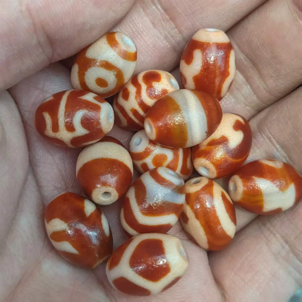 10 pcs Special Offer: Old Red Teeth Yellow Invisible Engraved Daluo Agate Tianzhu Necklace Pendant Bracelet DIY Accessories Dzi